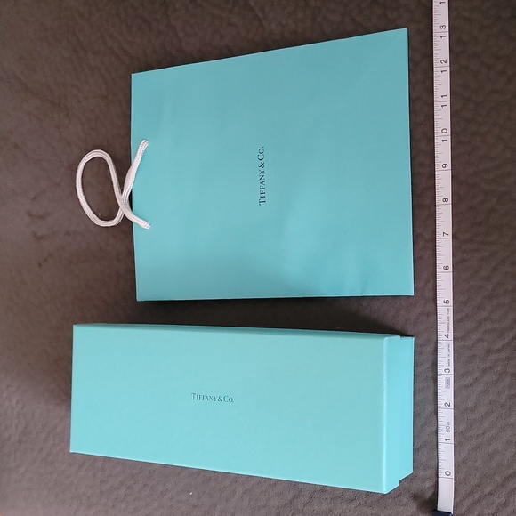 Tiffany & Co Home Accessory Gift Box  w matching Shopping Bag - Picture 6 of 7